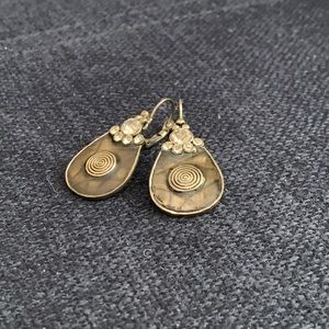 Retro style earrings